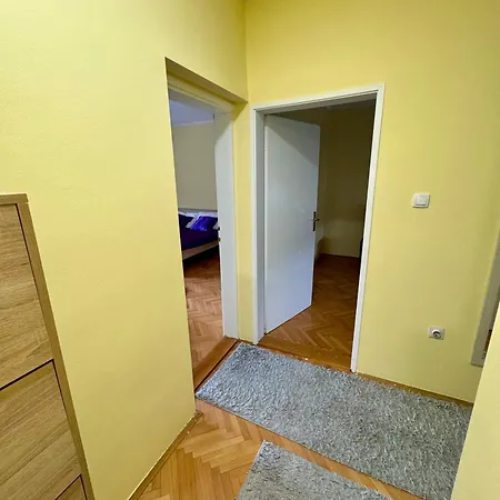 13 Apartment *